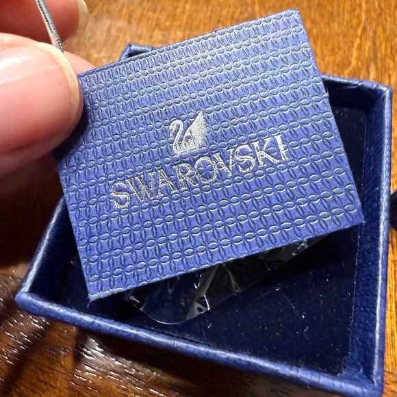 NEW Swarovski Idyllia ring Mixed cuts Flower blue Gold-tone plated Size 7 Box - Picture 9 of 9